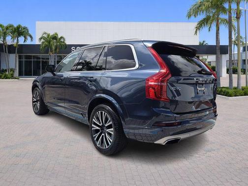 Denim Blue Metallic 2020 Volvo XC90 T5 Momentum 7 Passenger