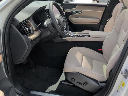 2026 Volvo XC90 Plug-In Hybrid T8 Core