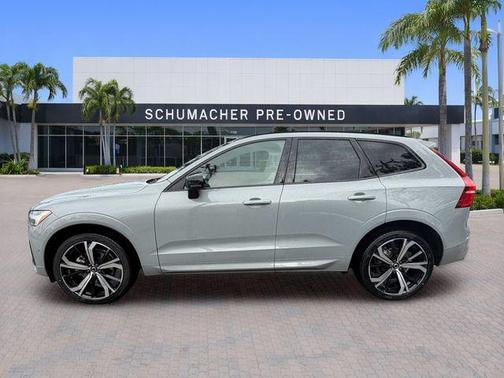 Metallic 2024 Volvo XC60 B5 Ultimate Dark Theme