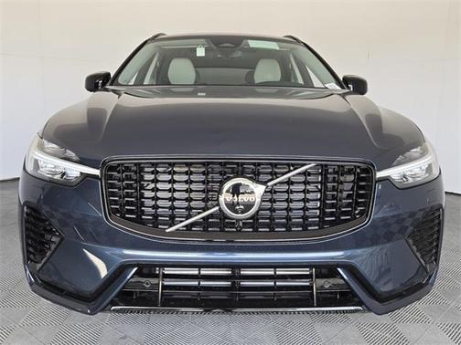 2025 Volvo XC60 Plug-In Hybrid T8 Plus