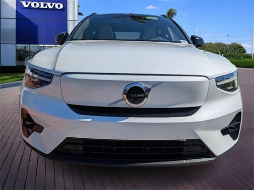 2026 Volvo EX40 Single Motor Extended Range Plus