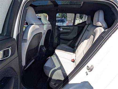 2026 Volvo EX40 Single Motor Extended Range Plus