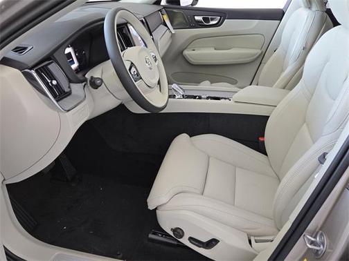 2025 Volvo XC60 Plug-In Hybrid T8 Ultra