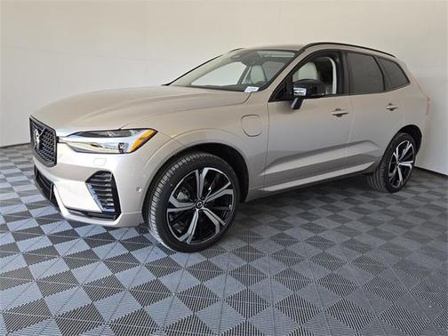 2025 Volvo XC60 Plug-In Hybrid T8 Ultra
