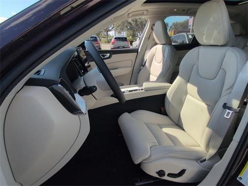 2026 Volvo XC60 B5 Ultra