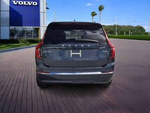 Denim Blue Metallic 2026 Volvo XC90 Plug-In Hybrid T8 Plus 6-Seater