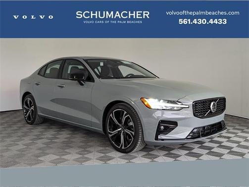 2024 Volvo S60 B5 Plus Dark Theme