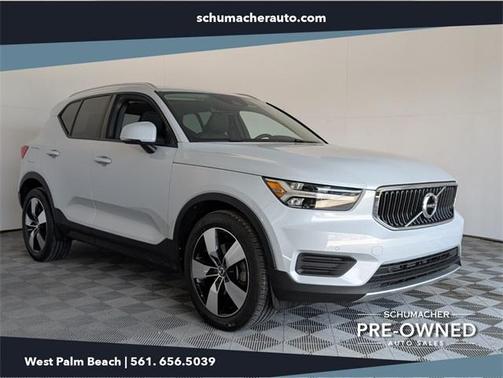 2020 Volvo XC40 T5 Momentum