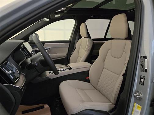 2026 Volvo XC90 Plug-In Hybrid T8 Plus 7-Seater