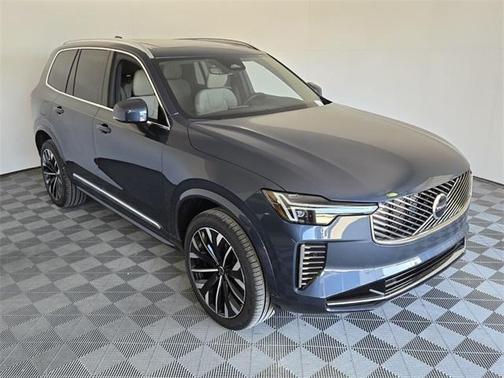 2025 Volvo XC90 B5 Core