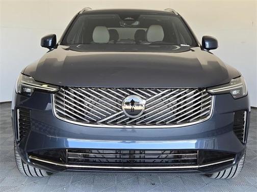 2025 Volvo XC90 B5 Core