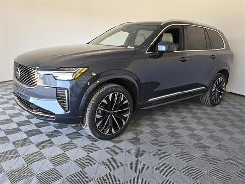 2025 Volvo XC90 B5 Core