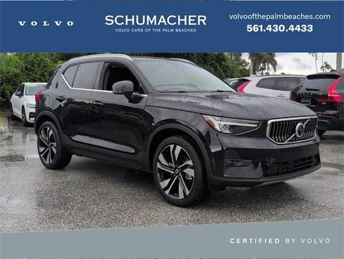 2023 Volvo XC40 B5 Plus Bright Theme