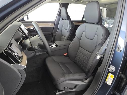 2025 Volvo XC90 Plug-In Hybrid T8 Plus 7-Seater