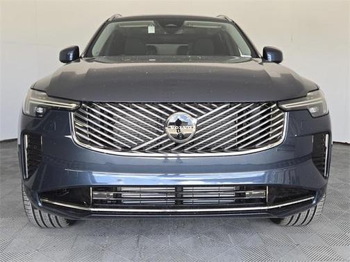 2025 Volvo XC90 Plug-In Hybrid T8 Plus 7-Seater