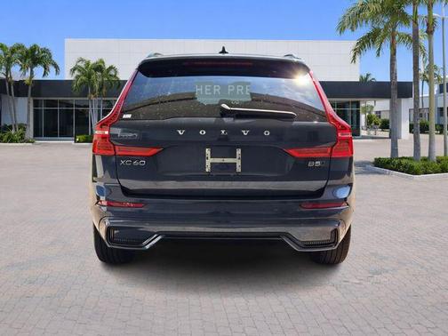 Denim Blue Metallic 2024 Volvo XC60 B5 Plus Dark Theme