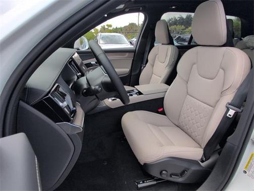 2026 Volvo XC90 Plug-In Hybrid T8 Plus 7-Seater
