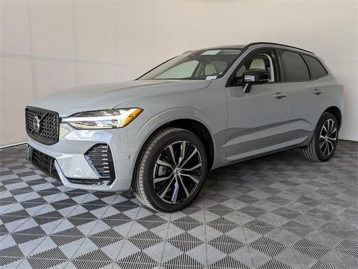 2025 Volvo XC60 B5 Plus