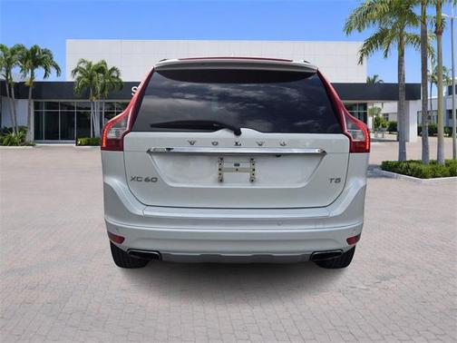2016 Volvo XC60 T5 Drive-E Platinum