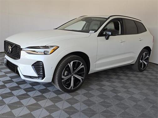 2025 Volvo XC60 B5 Ultra