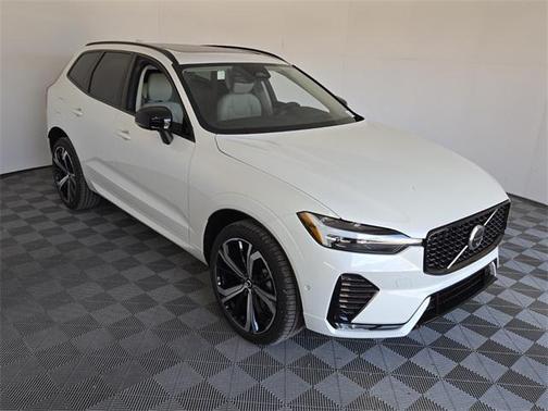 2025 Volvo XC60 B5 Ultra