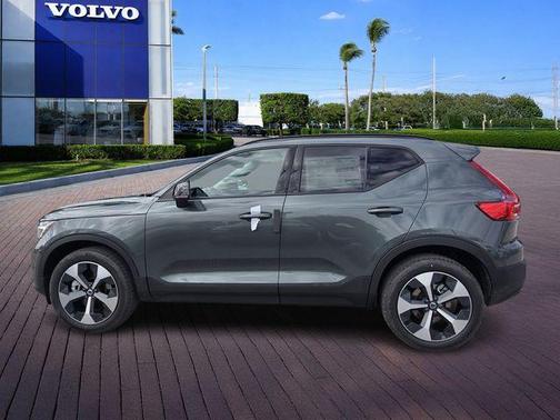Forest Green 2026 Volvo XC40 B5 Plus