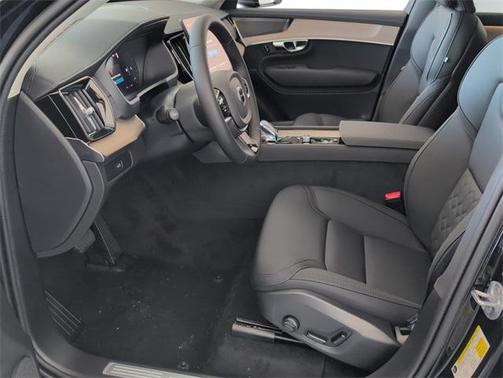 2026 Volvo XC90 B5 Plus 7-Seater