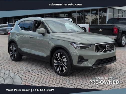 2023 Volvo XC40 B5 Ultimate Bright Theme