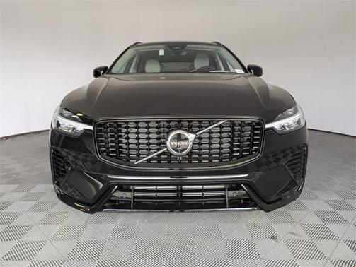 2025 Volvo XC60 Plug-In Hybrid T8 Ultra