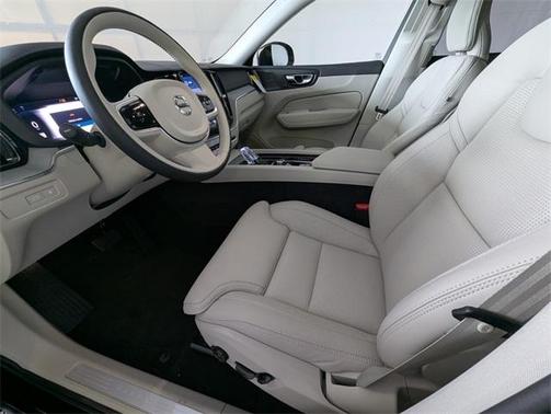 2025 Volvo XC60 Plug-In Hybrid T8 Ultra