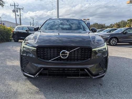 2025 Volvo XC60 B5 Plus