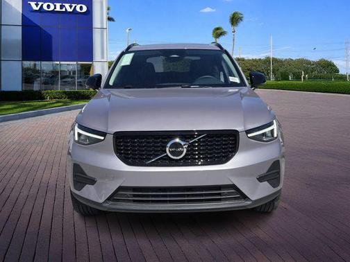 2026 Volvo XC40 B5 Core