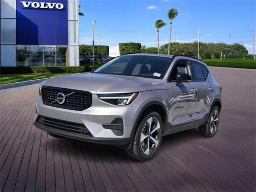2026 Volvo XC40 B5 Core