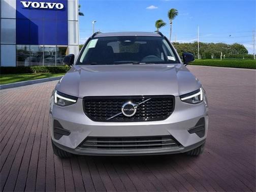2026 Volvo XC40 B5 Core