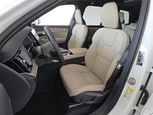 2025 Volvo XC90 Plug-In Hybrid T8 Plus 7-Seater