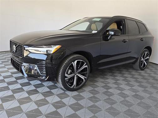 2025 Volvo XC60 Plug-In Hybrid T8 Ultra