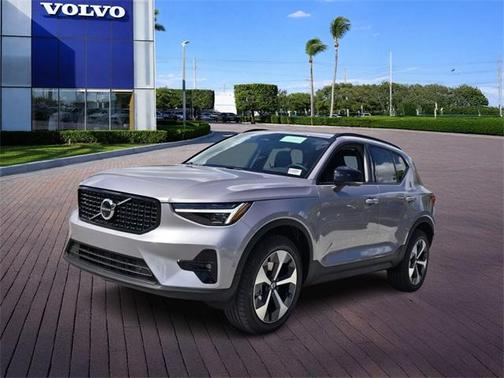 2026 Volvo XC40 B5 Plus