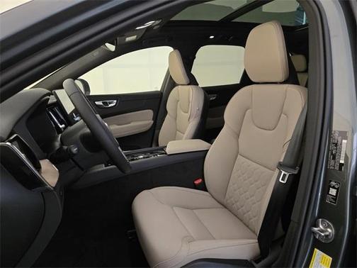 2026 Volvo XC60 B5 Core