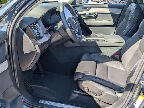 2026 Volvo XC90 B6 Ultra 7-Seater