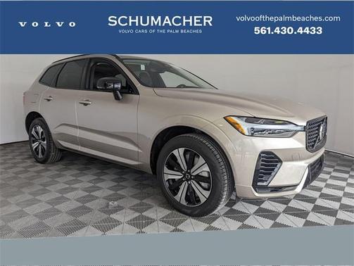 2024 Volvo XC60 Recharge Plug-In Hybrid T8 Core Dark Theme