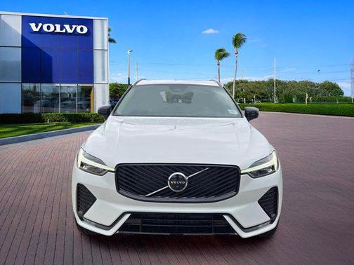Crystal White 2026 Volvo XC60 B5 Ultra