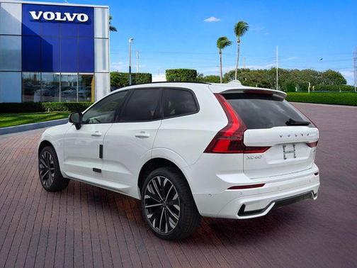 Crystal White 2026 Volvo XC60 B5 Ultra