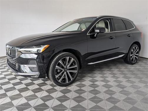 2023 Volvo XC60 B5 Ultimate Bright Theme