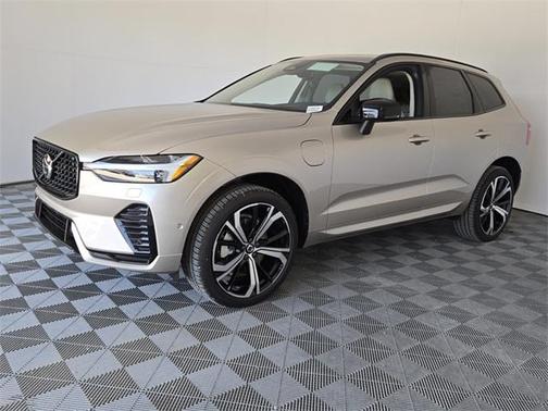 2025 Volvo XC60 Plug-In Hybrid T8 Ultra