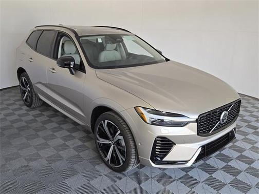 2025 Volvo XC60 Plug-In Hybrid T8 Ultra