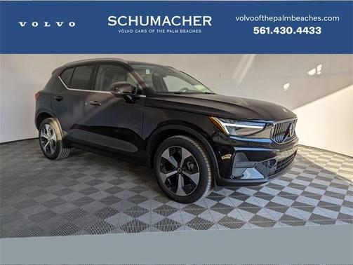 2025 Volvo XC40 B5 Core Bright Theme