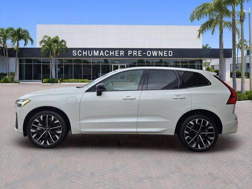 Crystal White 2026 Volvo XC60 Plug-In Hybrid T8 Ultra