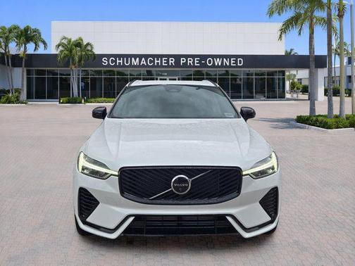 Crystal White 2026 Volvo XC60 Plug-In Hybrid T8 Ultra