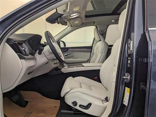 2026 Volvo XC90 B6 Ultra 7-Seater