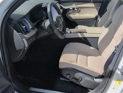 2026 Volvo XC90 B5 Core